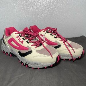 Fila Women’s Hiking Tennis Shoes- size 6.5- tan/pink/black. NWT.